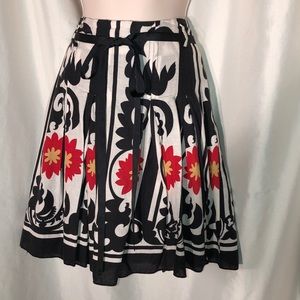 Cute short skirt with ribbon tie